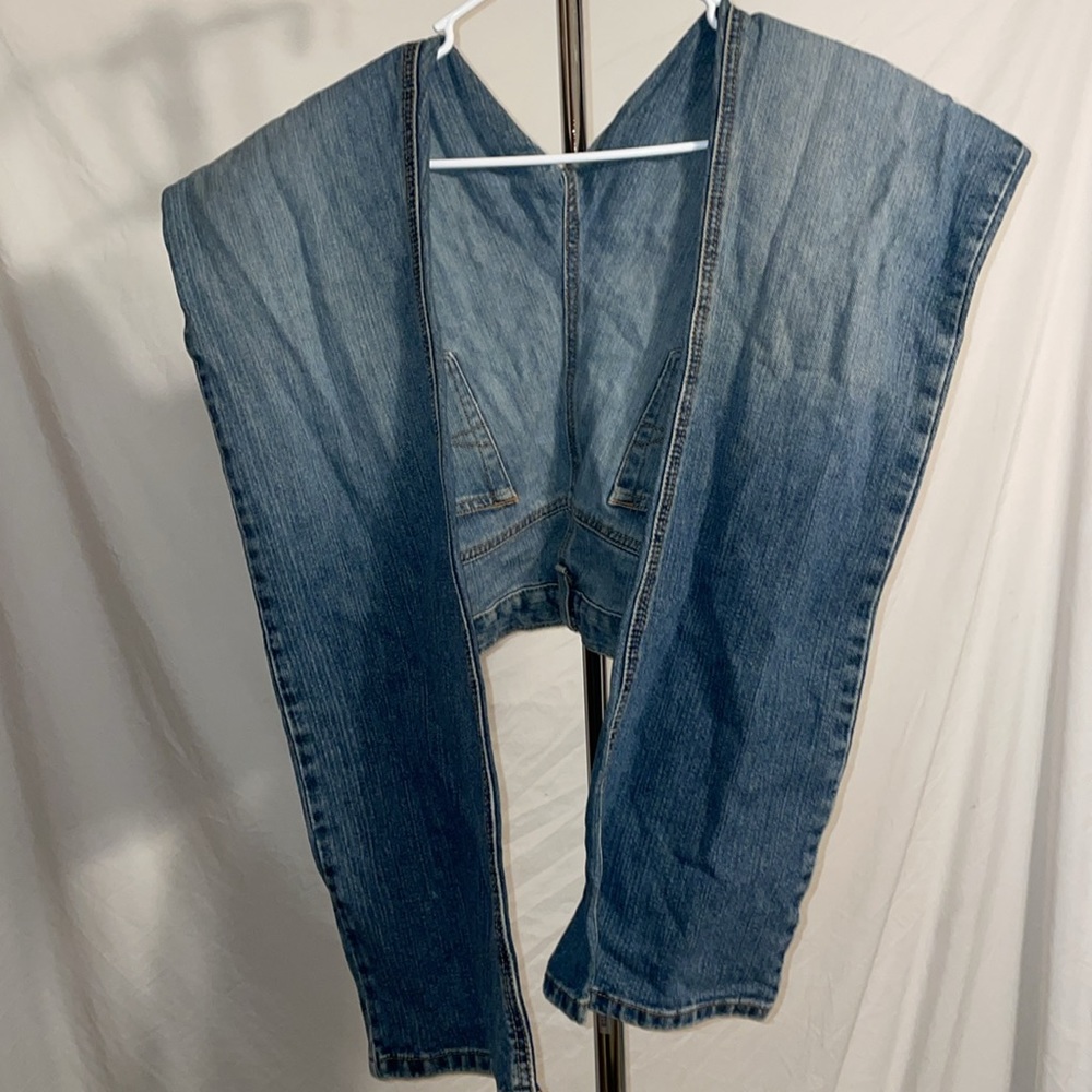 Guess - Picture 3 of 10